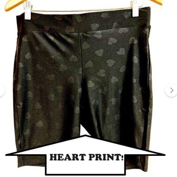 Torrid Shorts Womens 4X Biker Bermuda Heart Print Pull On Stretch Black - Picture 1 of 13